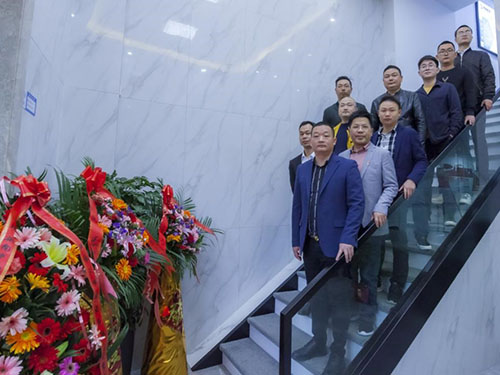 董事長、總經(jīng)理和項(xiàng)目管理部員工